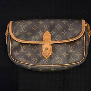 Louis Vuitton Monogram Canvas Crossbody Bag